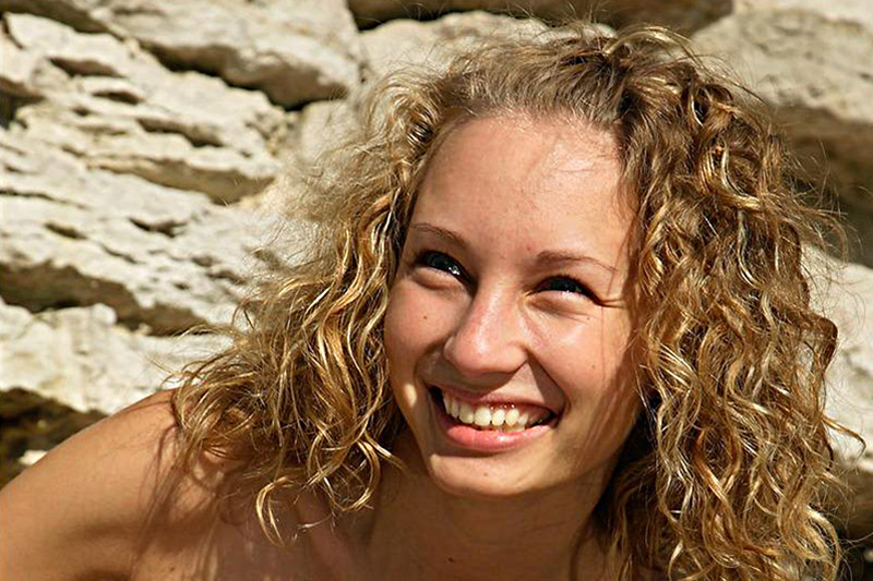 Cassandra ragazza rumena naturista di Iasi