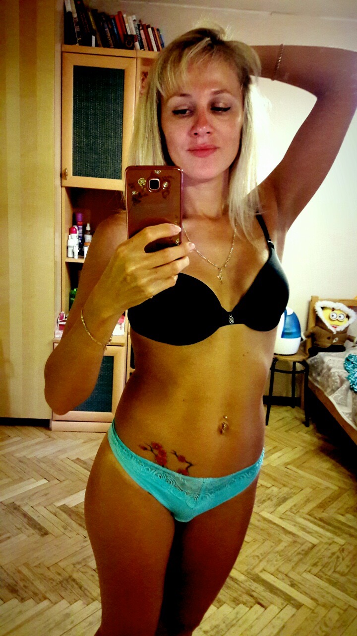 Alessandra in lingerie