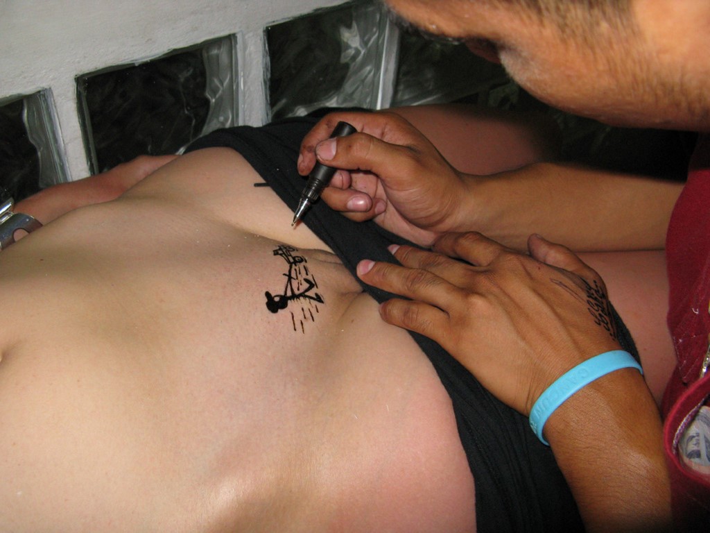 Sasha e il tatuaggio