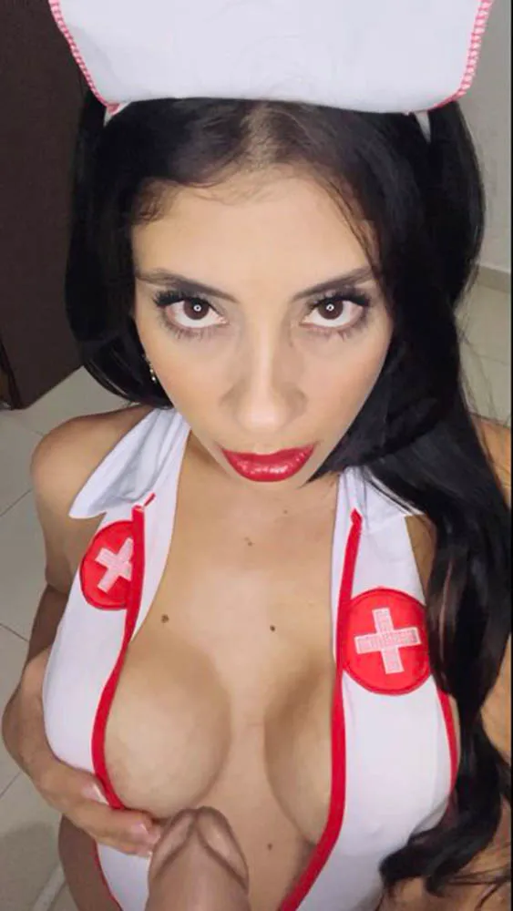 Lizzie la sexy infermiera
